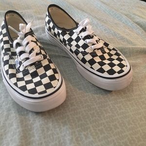 Vans black and white